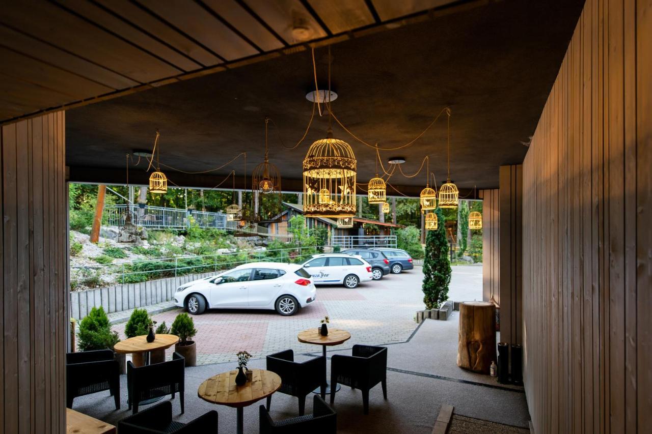 Hotel Veverica Trenčín Esterno foto
