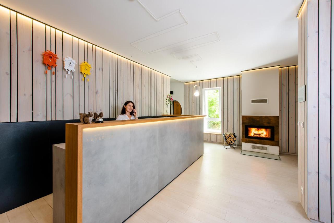 Hotel Veverica Trenčín Esterno foto