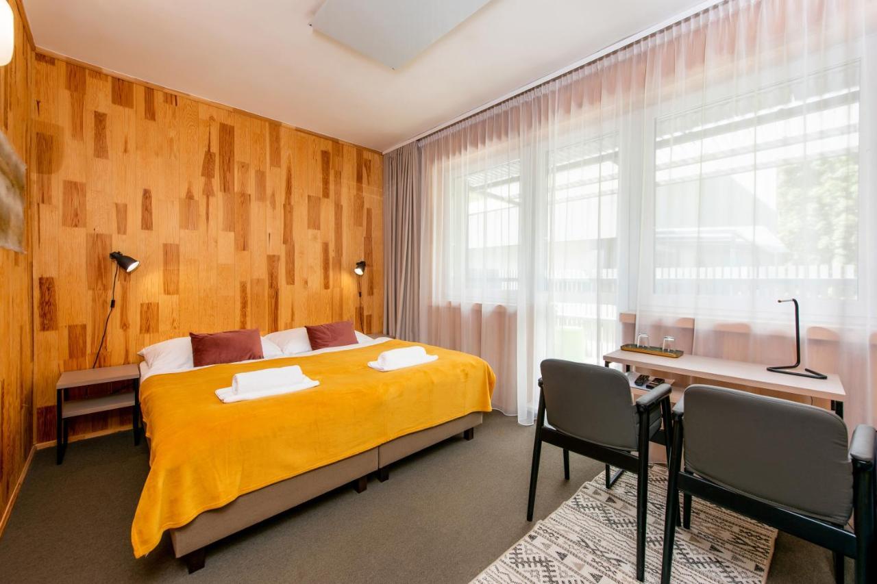 Hotel Veverica Trenčín Esterno foto